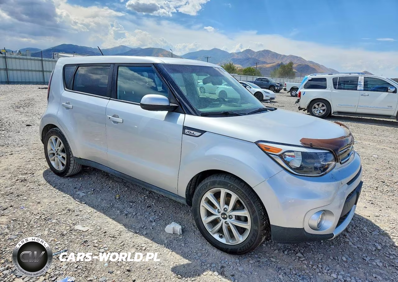 2018 Kia Soul + VIN:KNDJP3A55J7564862 - 4