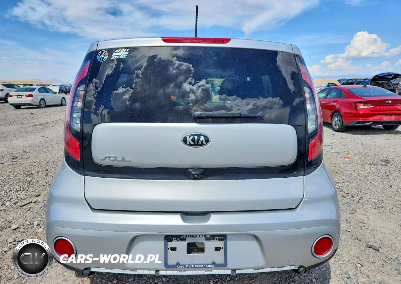 2018 Kia Soul + VIN:KNDJP3A55J7564862 - 6