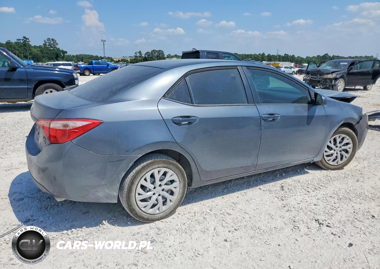 2019 Toyota Corolla Le VIN:5YFBURHE3KP945437 - 3