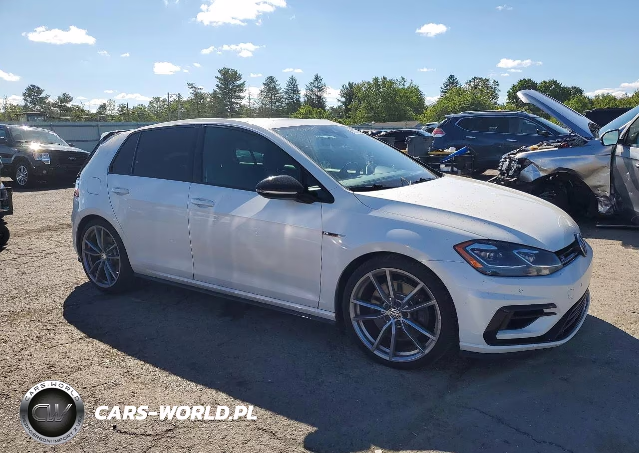 2018 Volkswagen Golf R VIN:WVWWF7AU2JW257078 - 4