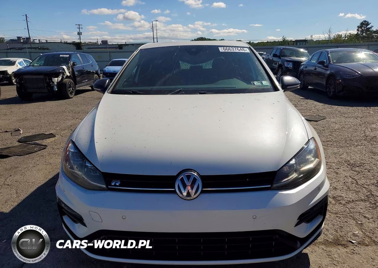 2018 Volkswagen Golf R VIN:WVWWF7AU2JW257078 - 5