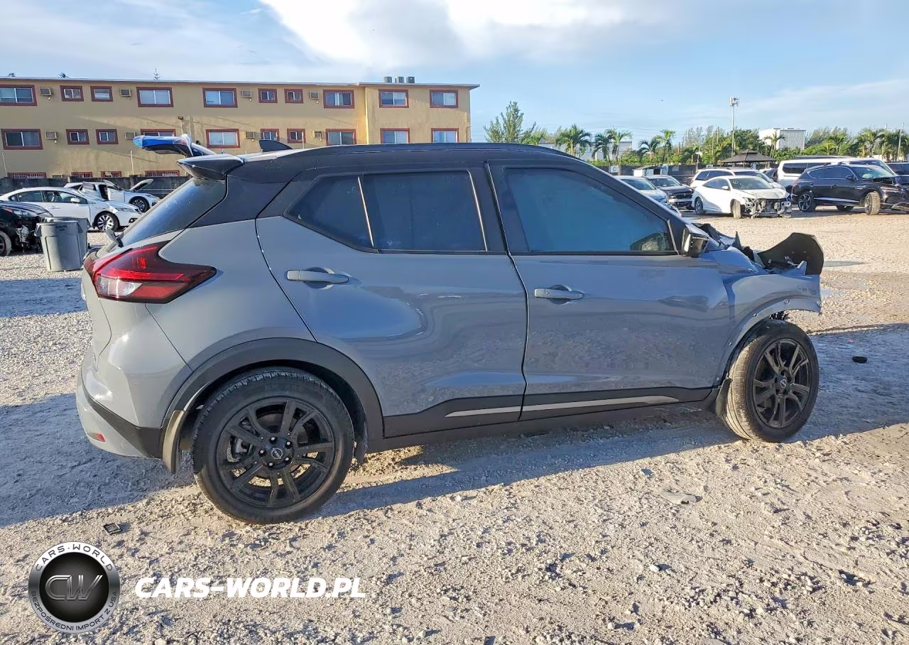 2022 Nissan Kicks Sr VIN:3N1CP5DV7NL529843 - 3