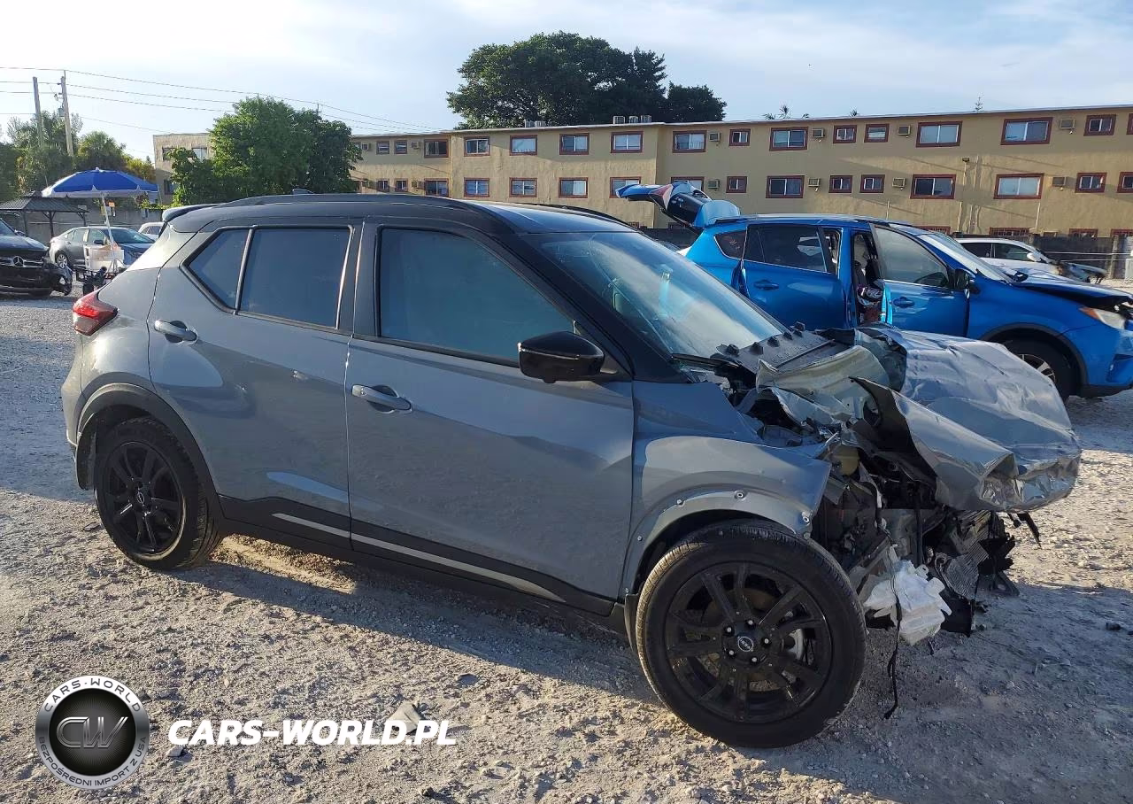 2022 Nissan Kicks Sr VIN:3N1CP5DV7NL529843 - 4