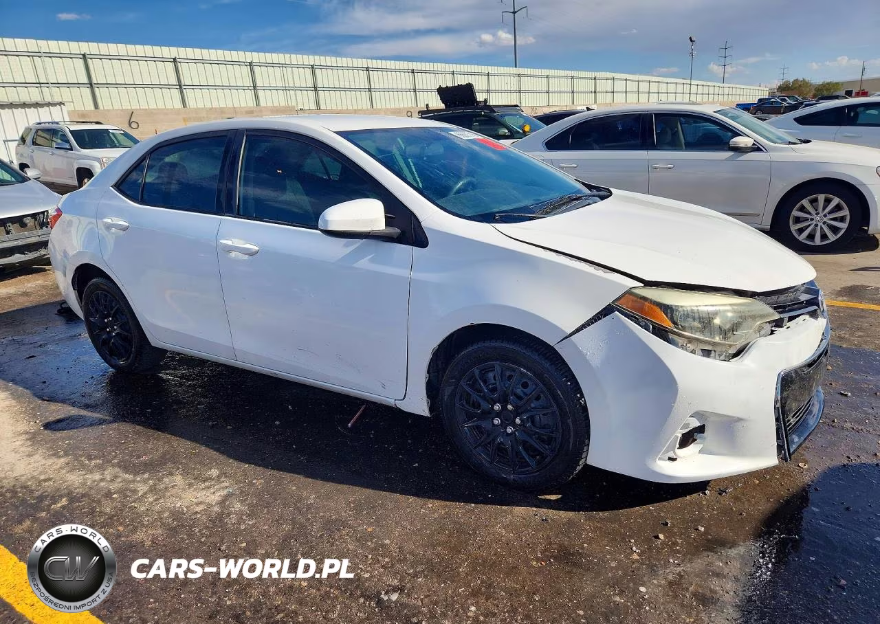 2015 Toyota Corolla Le VIN:5YFBURHE3FP343787 - 4