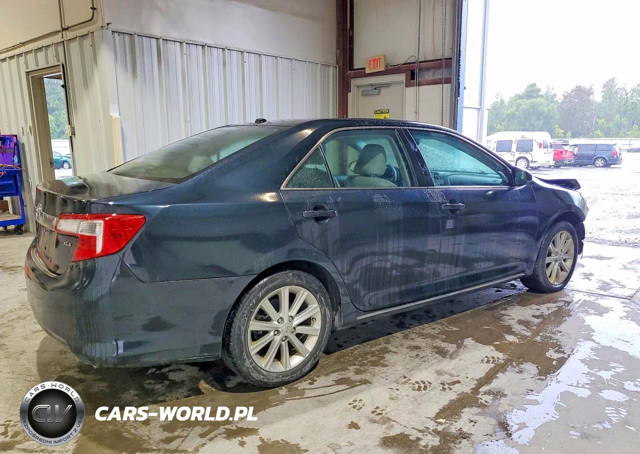 2014 Toyota Camry Xle V6 VIN:4T1BK1FK0EU024425 - 3