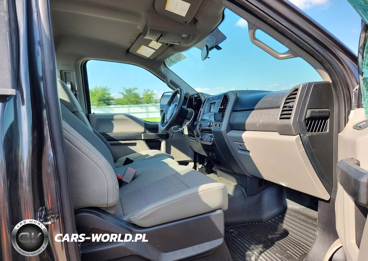 2017 Ford F250 Super Duty VIN:1FTBF2B65HEE74349 - 10