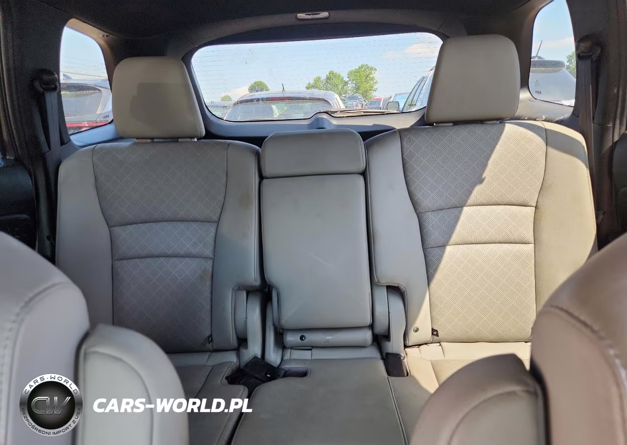 2021 Honda Passport Touring VIN:5FNYF8H96MB021641 - 10