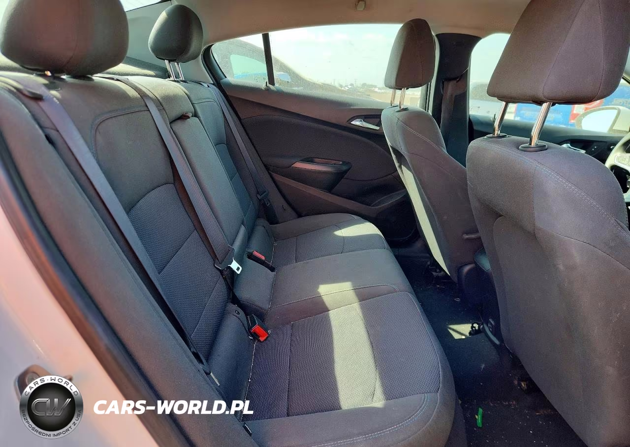 2019 Chevrolet Cruze VIN:1G1BE5SM6K7146171 - 10