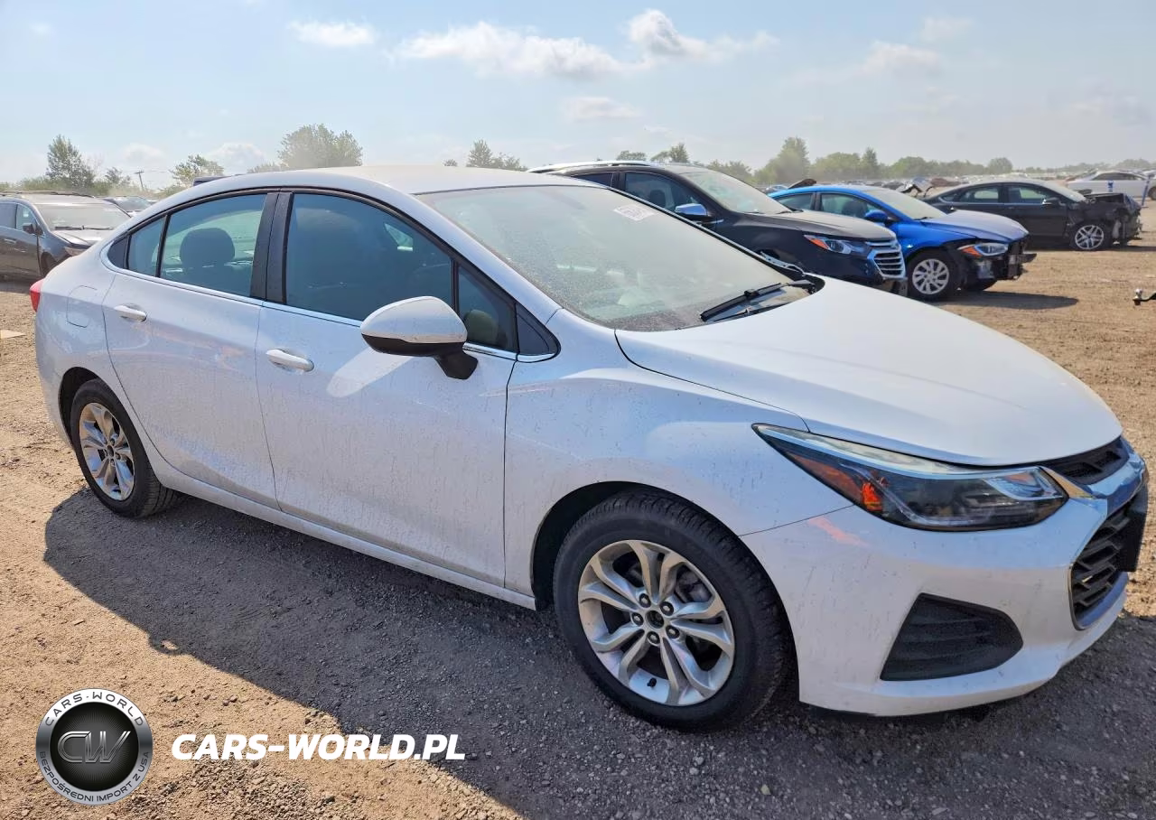 2019 Chevrolet Cruze VIN:1G1BE5SM6K7146171 - 4