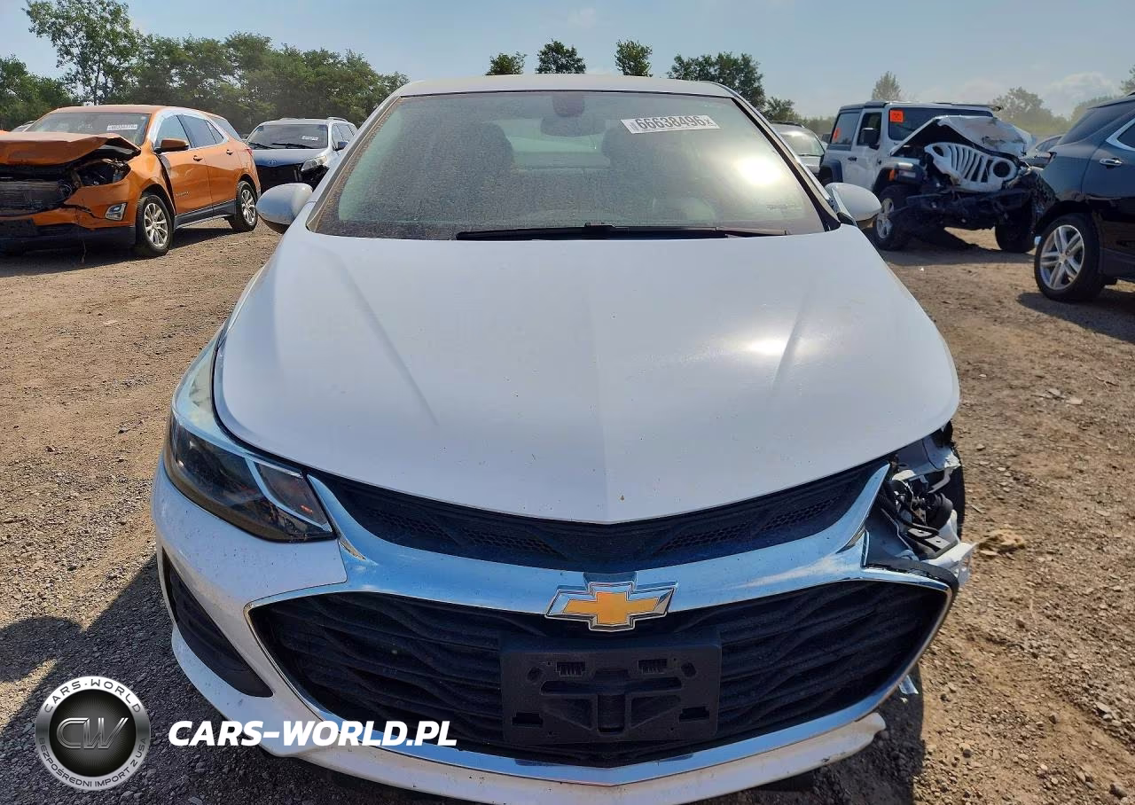 2019 Chevrolet Cruze VIN:1G1BE5SM6K7146171 - 5