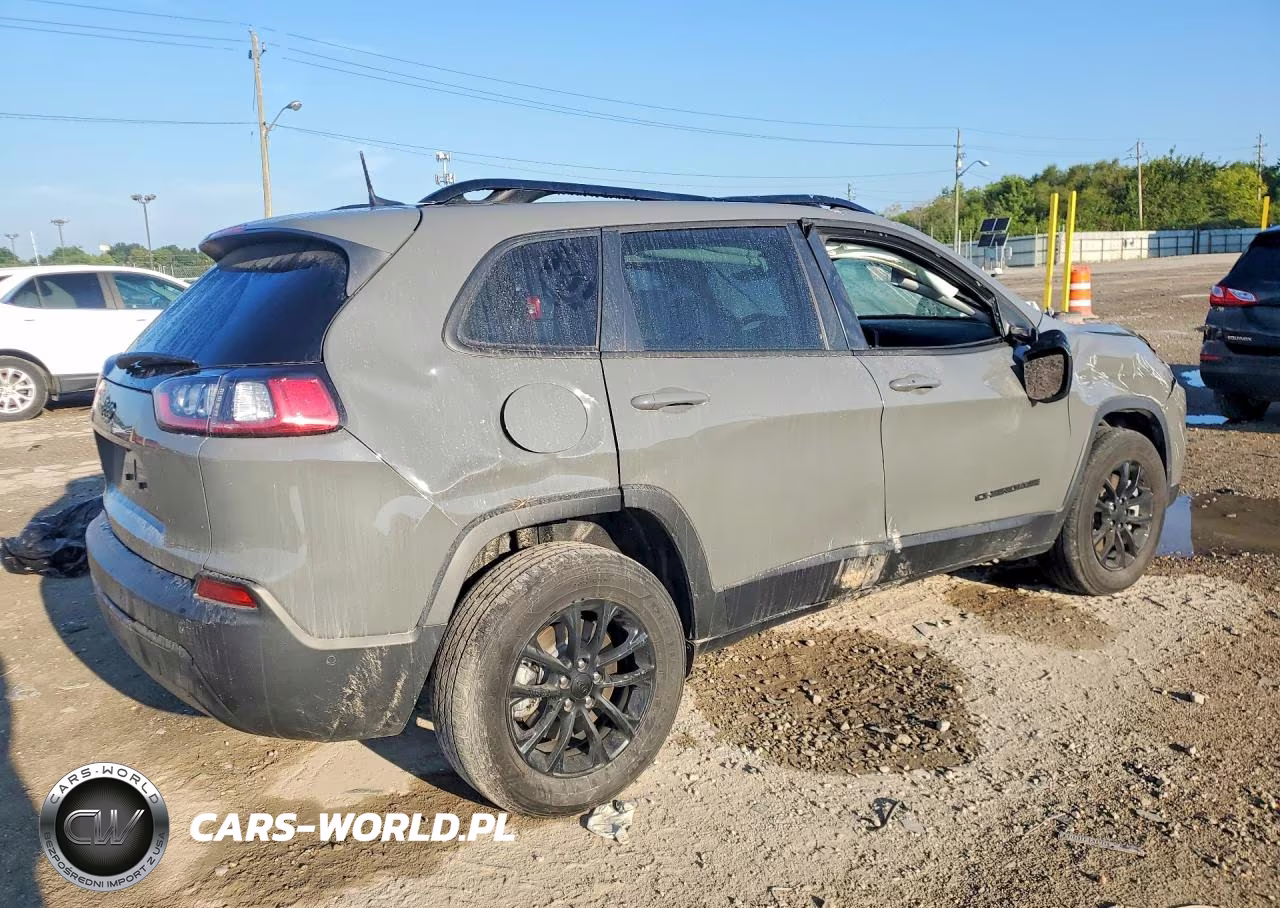 2023 Jeep Cherokee Altitude Lux VIN:1C4PJMMB8PD102986 - 3