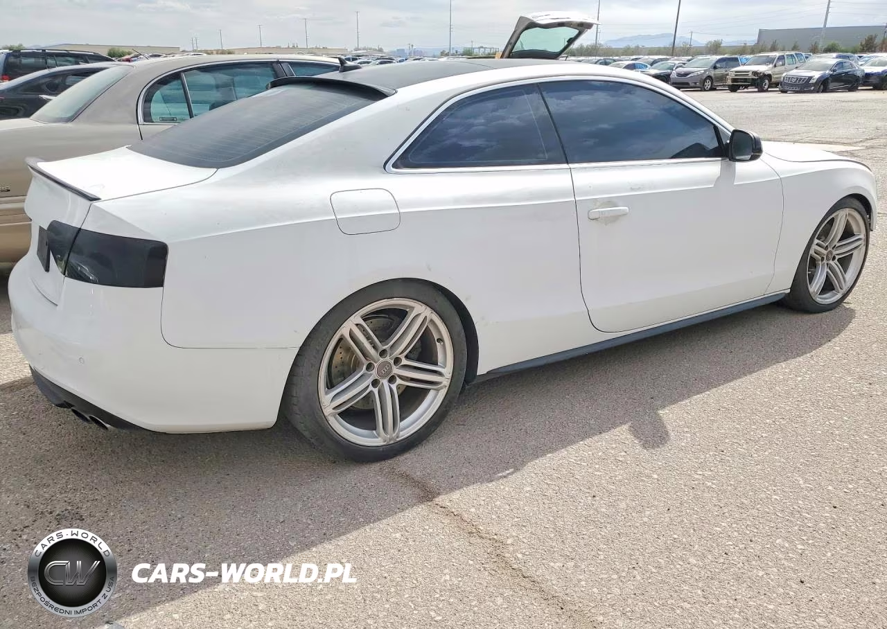 2011 Audi S5 Premium Plus VIN:WAUCVAFR4BA014374 - 3
