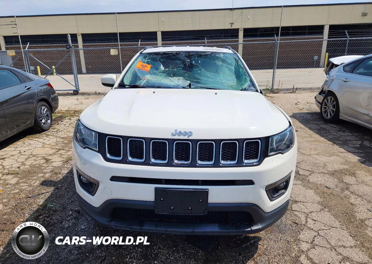 2018 Jeep Compass Latitude VIN:3C4NJDBB6JT281752 - 5