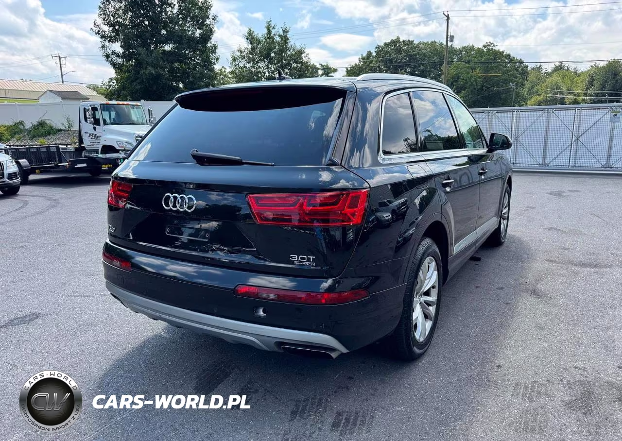2017 Audi Q7 Premium VIN:WA1AAAF70HD019576 - 3
