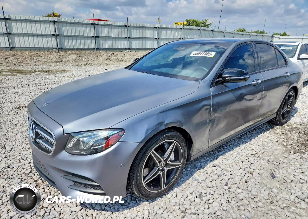 2018 Mercedes-Benz E 300 VIN:WDDZF4JB6JA383070 - 1