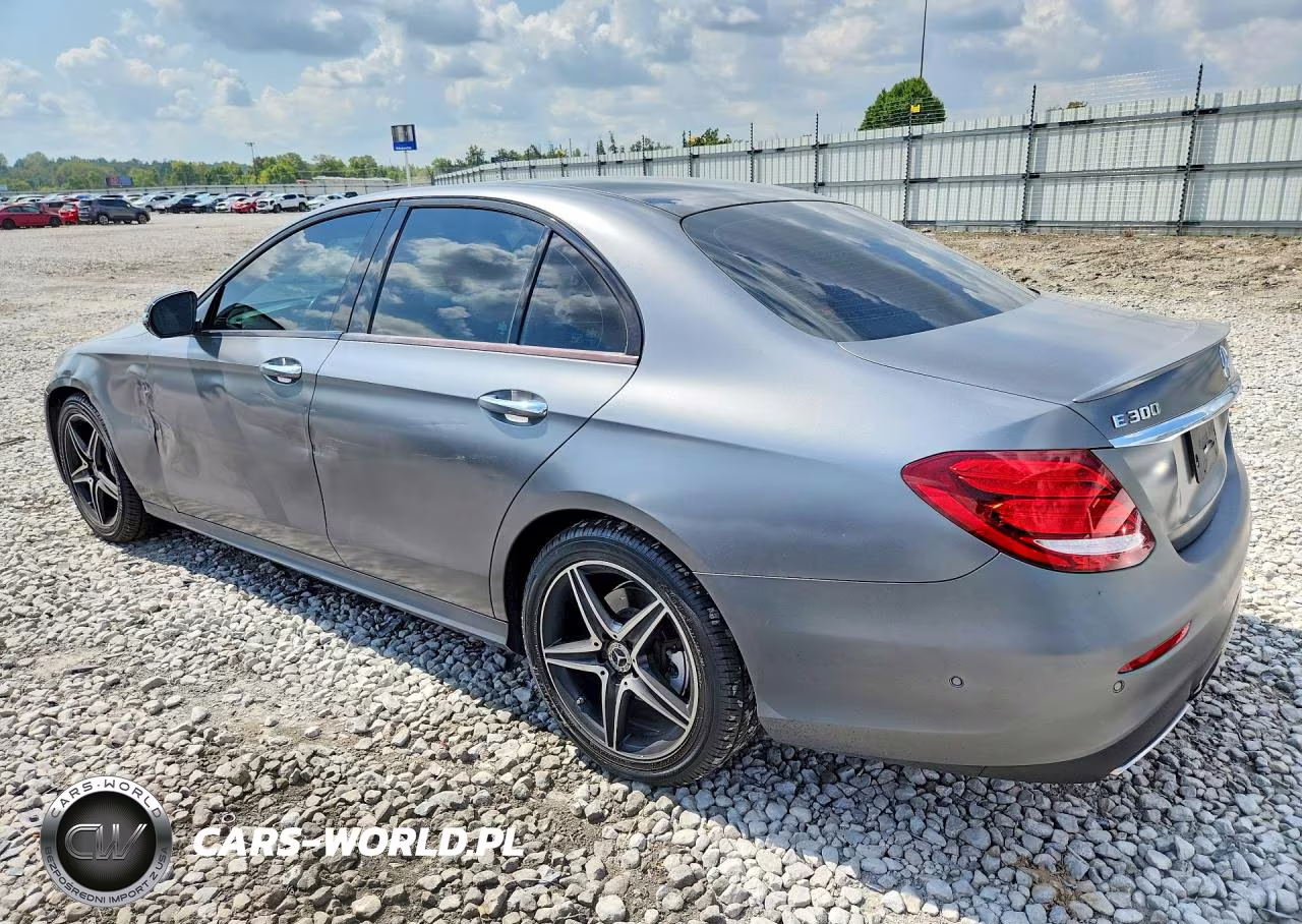 2018 Mercedes-Benz E 300 VIN:WDDZF4JB6JA383070 - 2
