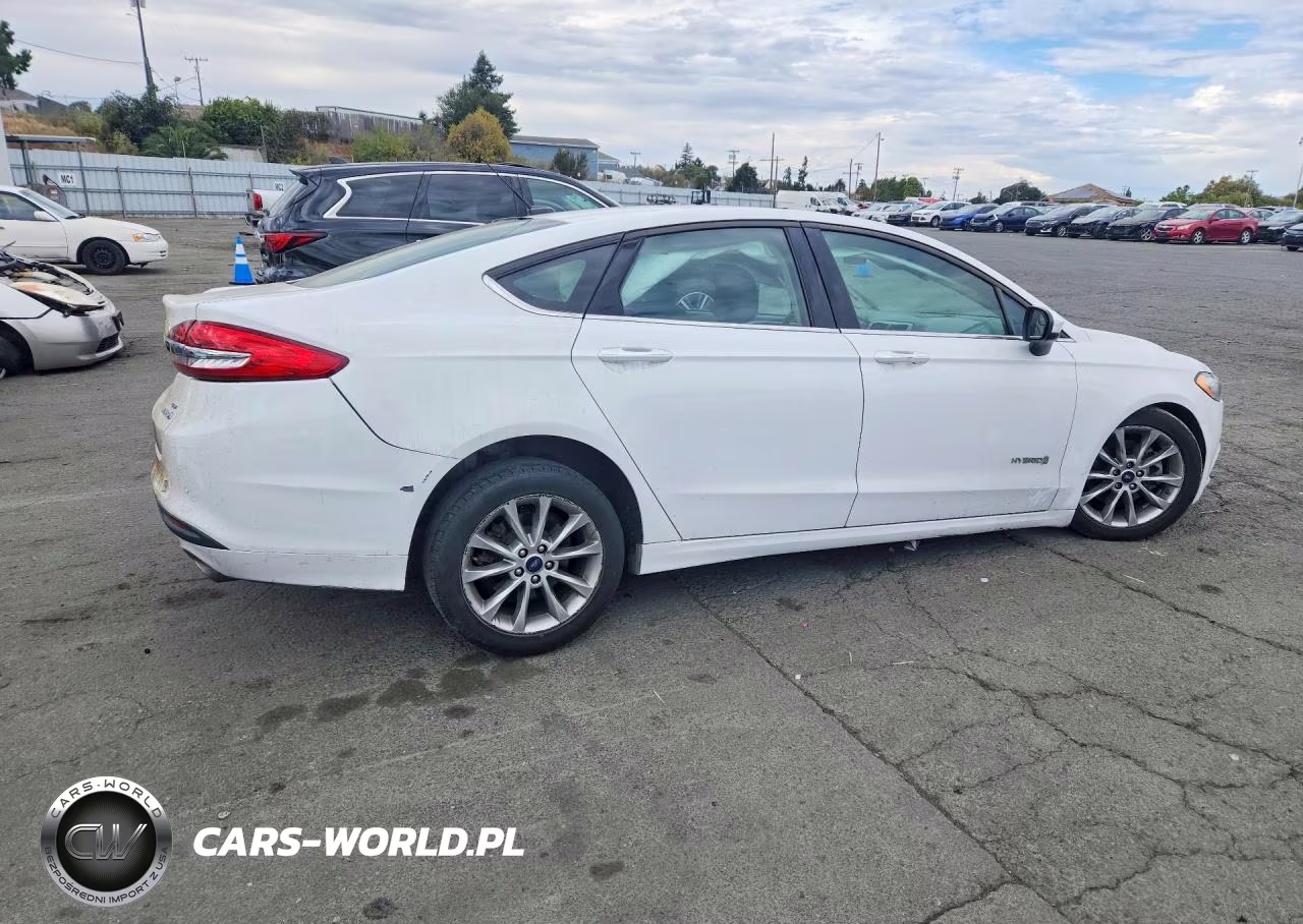 2017 Ford Fusion Se Hybrid VIN:3FA6P0LU2HR368539 - 3