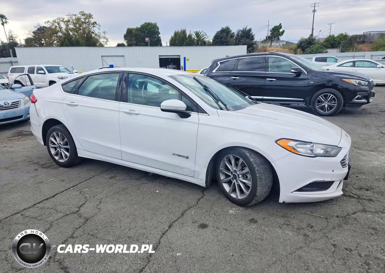 2017 Ford Fusion Se Hybrid VIN:3FA6P0LU2HR368539 - 4