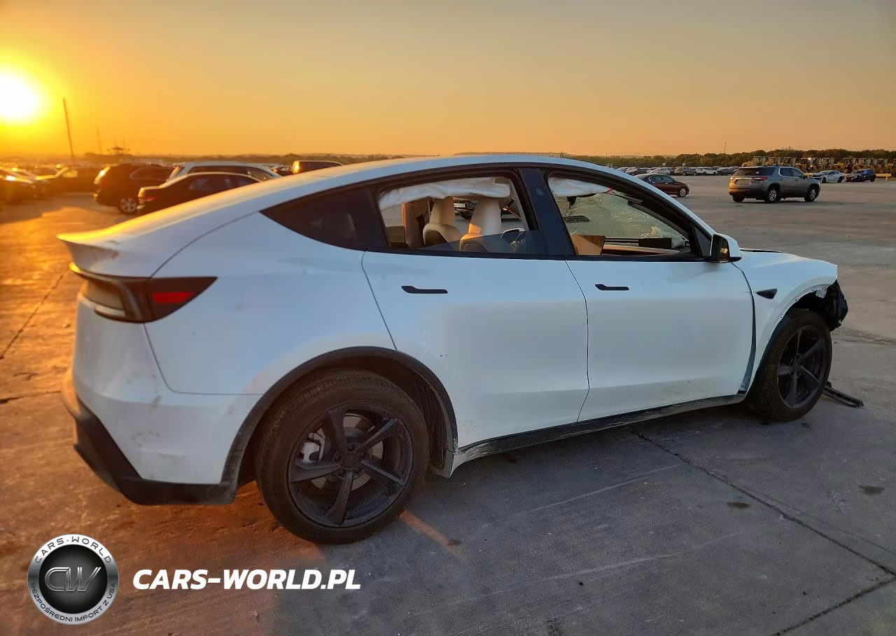 2026 Tesla Model Y VIN:7SAYGDED9TA455016 - 3