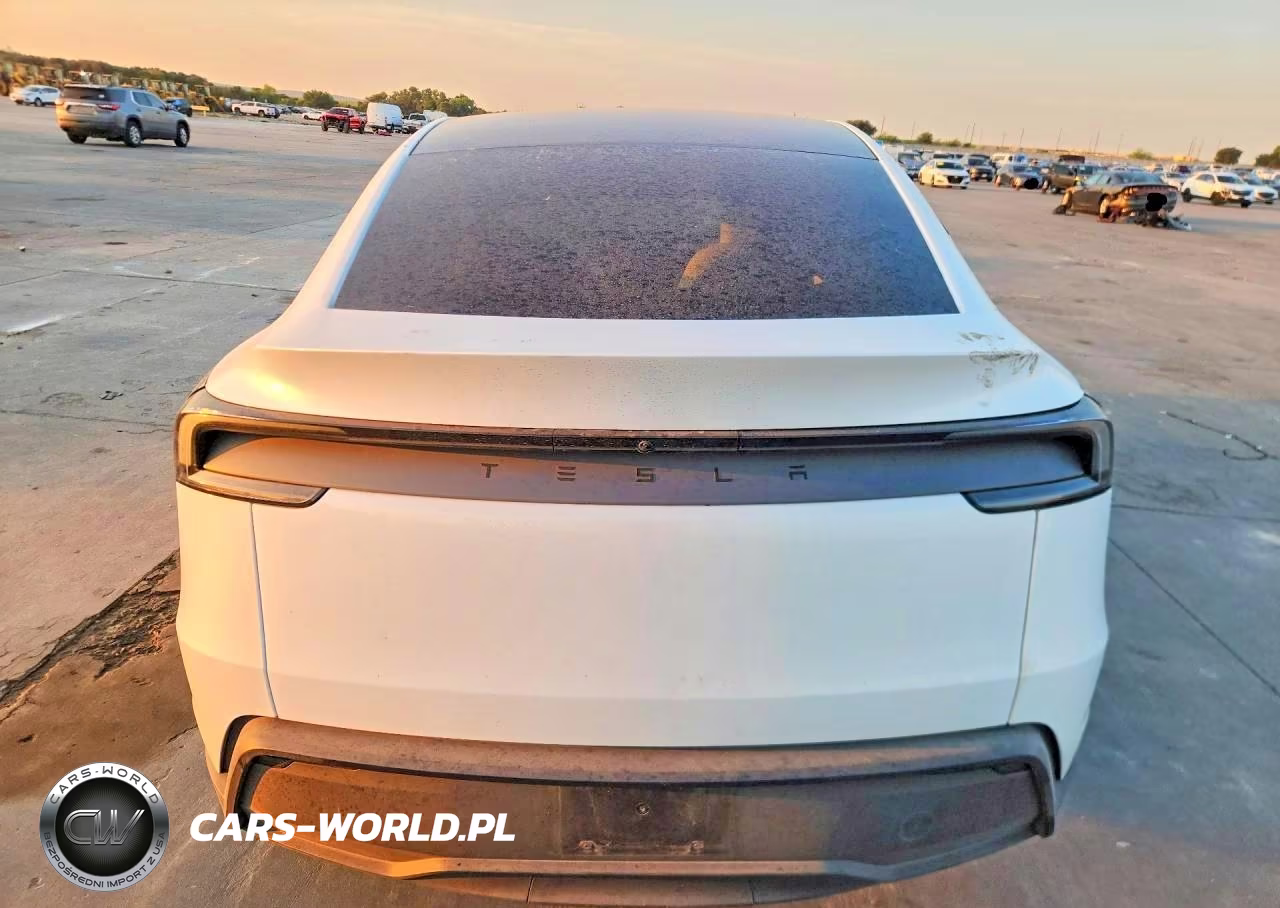 2026 Tesla Model Y VIN:7SAYGDED9TA455016 - 6