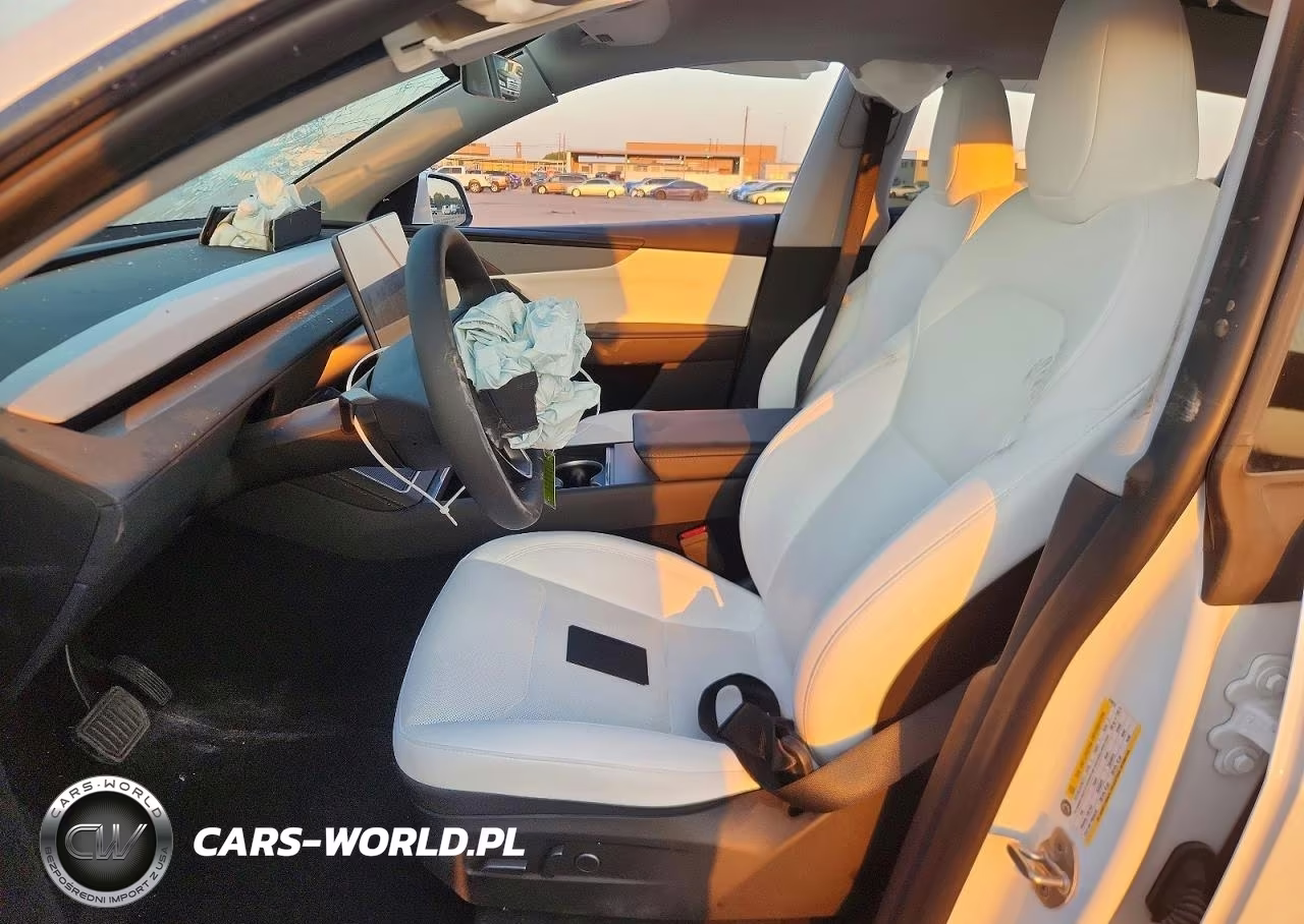 2026 Tesla Model Y VIN:7SAYGDED9TA455016 - 7
