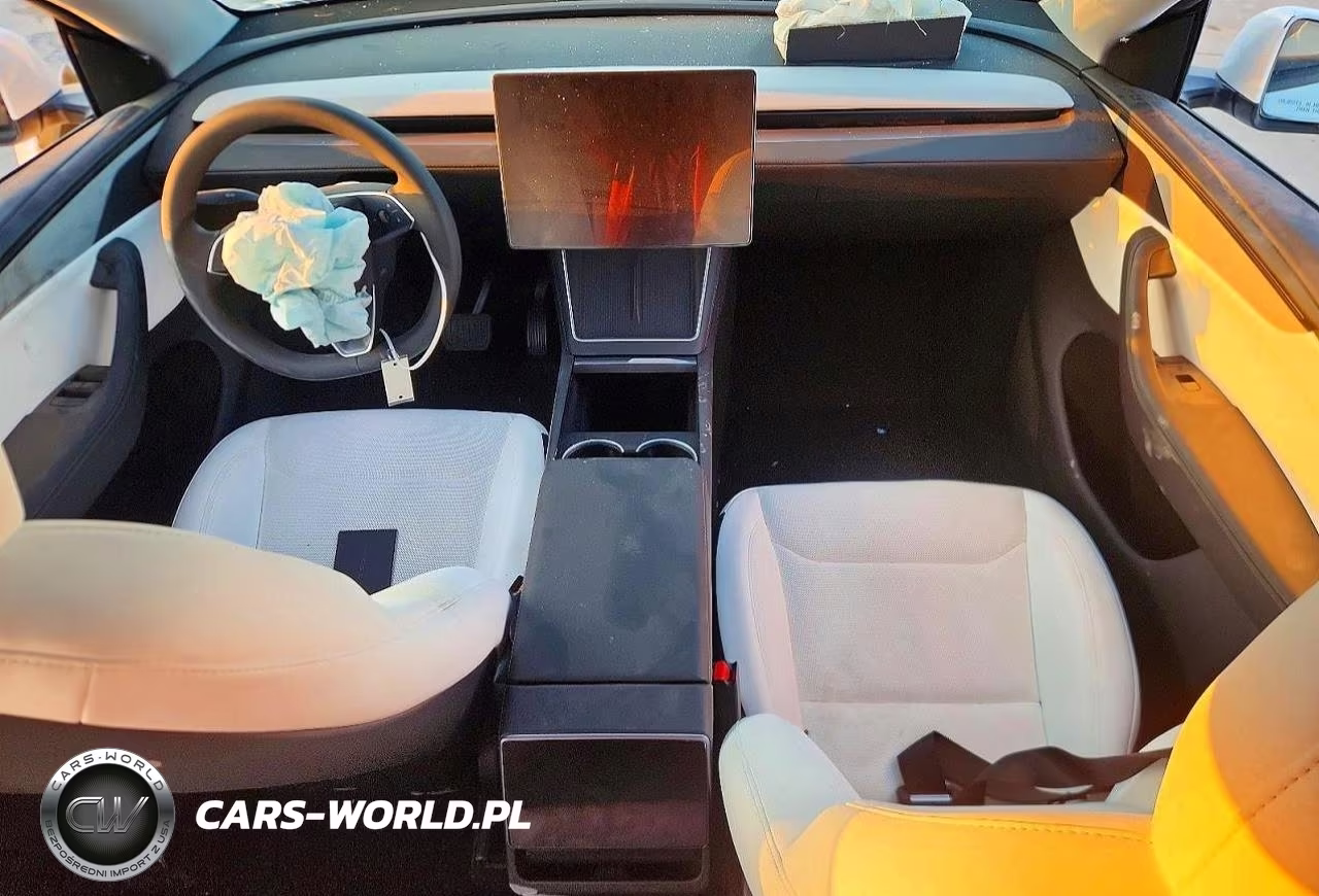2026 Tesla Model Y VIN:7SAYGDED9TA455016 - 8