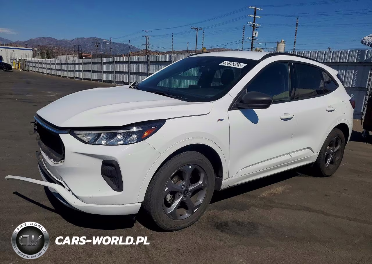 2023 Ford Escape St Line