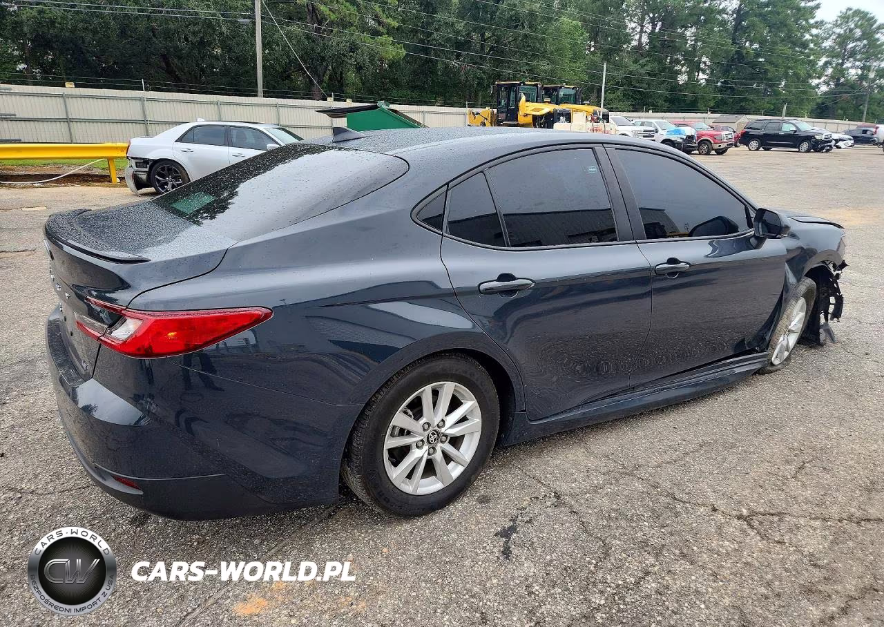 2025 Toyota Camry Le VIN:4T1DAACK3SU601511 - 3