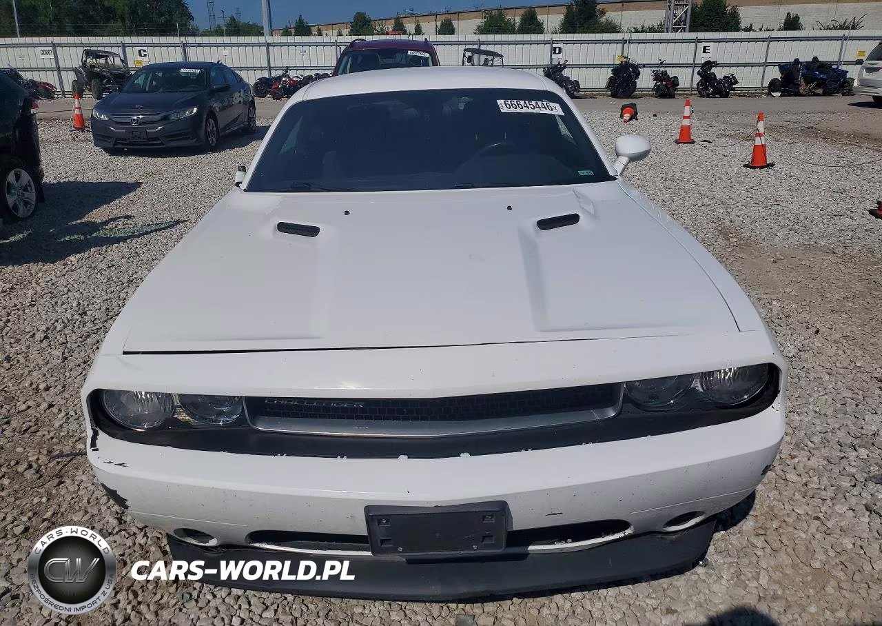 2013 Dodge Challenger VIN:2C3CDYAG3DH607642 - 5