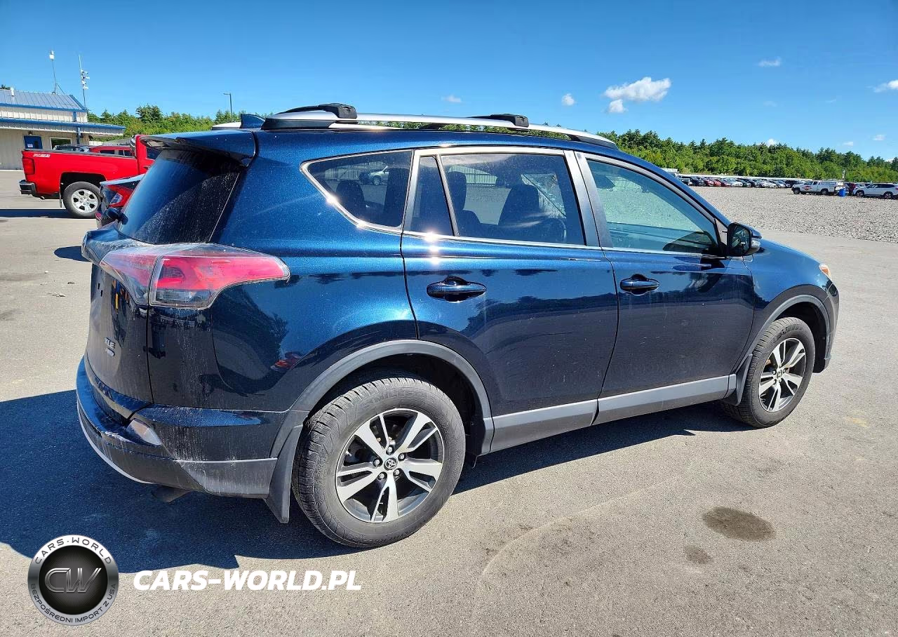 2018 Toyota Rav4 Xle VIN:JTMRFREV0JJ731277 - 3