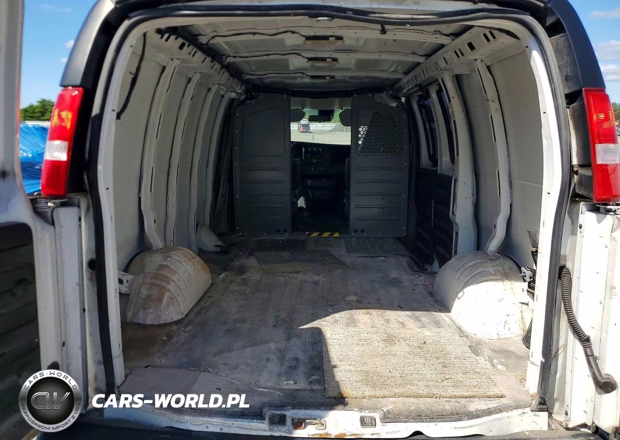 2019 Chevrolet Express G2500 VIN:1GCWGAFP9K1147267 - 10