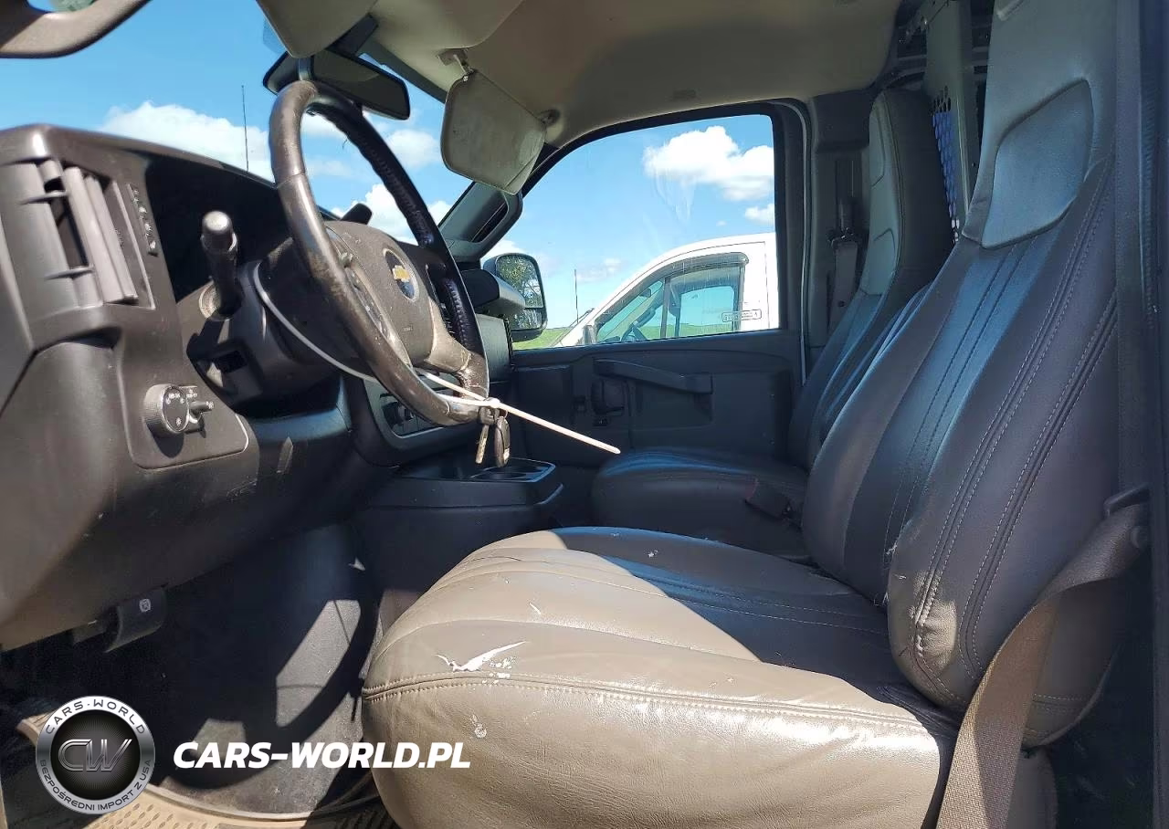 2019 Chevrolet Express G2500 VIN:1GCWGAFP9K1147267 - 7