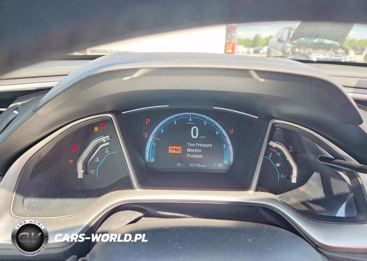 2017 Honda Civic Touring VIN:19XFC1F90HE204717 - 9