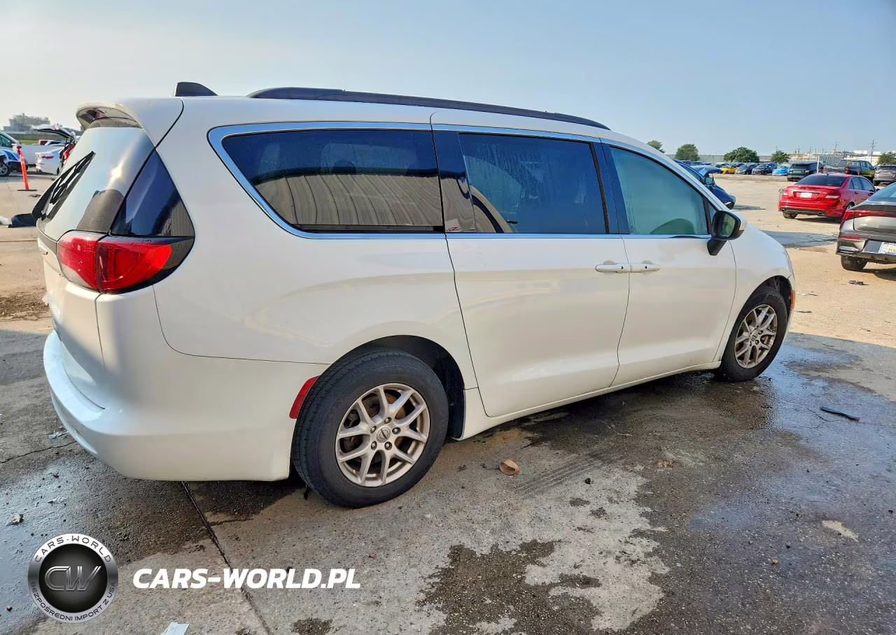 2021 Chrysler Voyager Lxi VIN:2C4RC1DG5MR532920 - 3