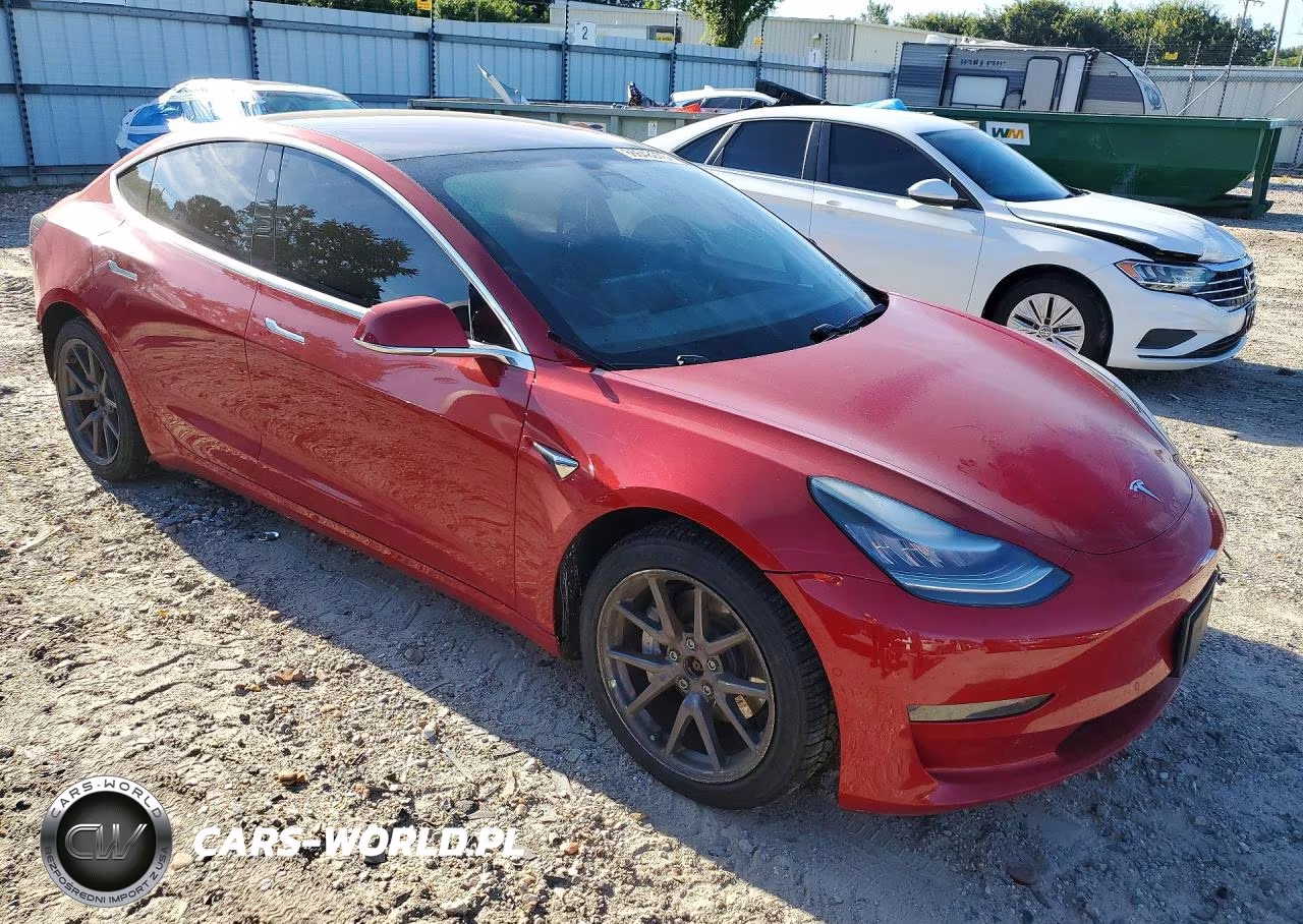 2018 Tesla Model 3 VIN:5YJ3E1EB4JF064317 - 4