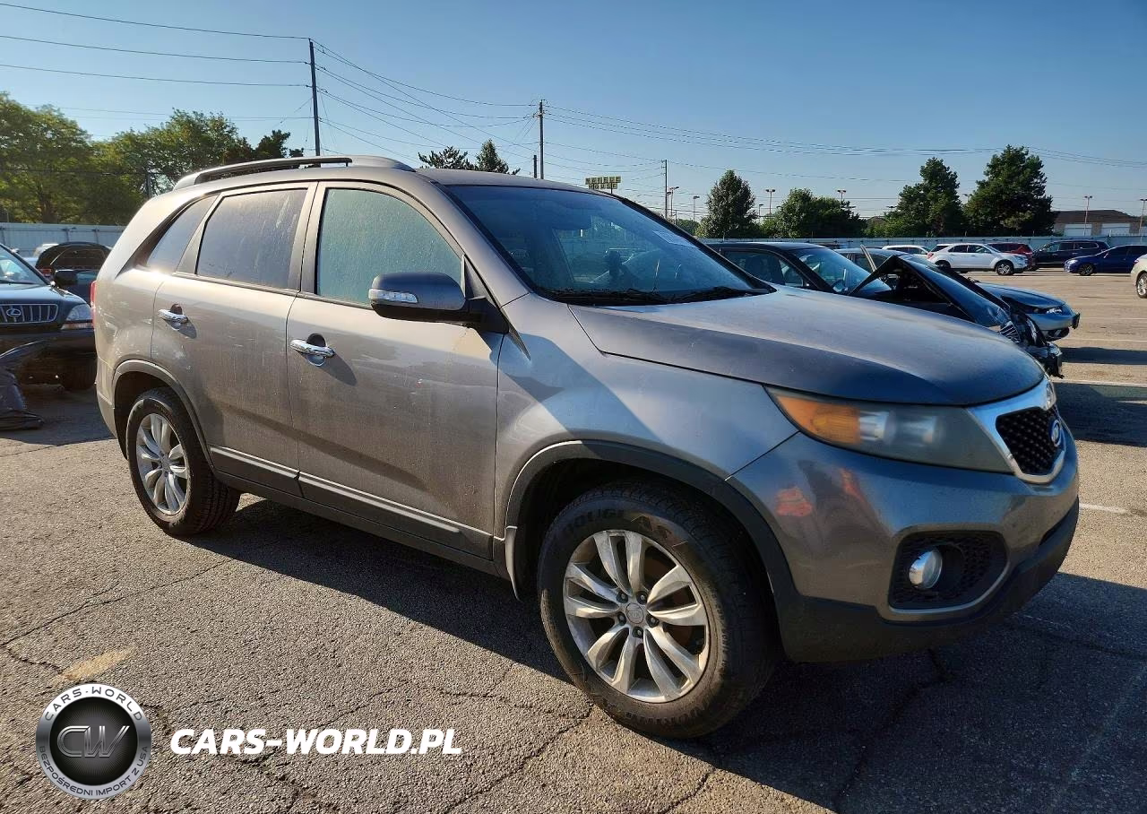 2011 Kia Sorento Lx VIN:5XYKT4A20BG147407 - 4