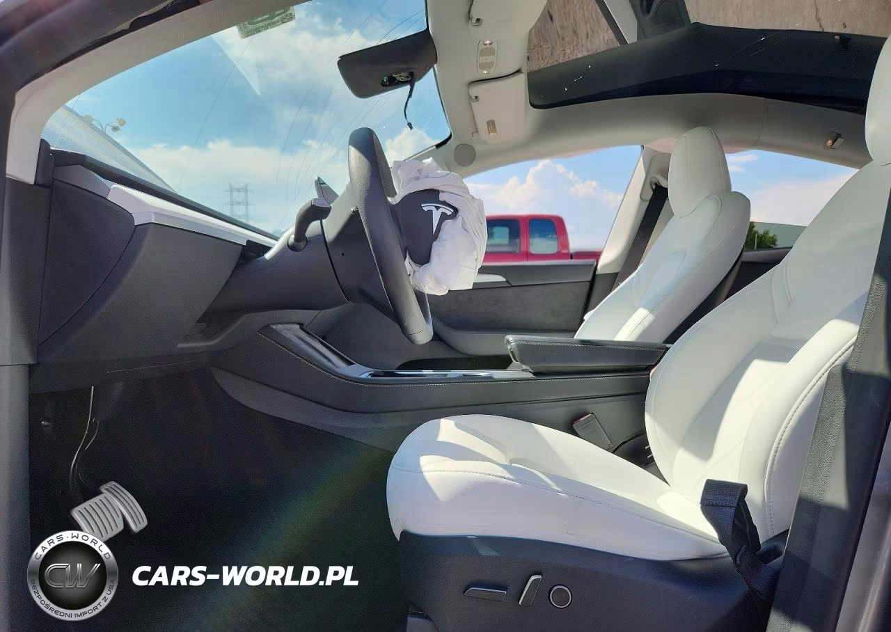 2024 Tesla Model Y VIN:7SAYGDEF5RF116489 - 7