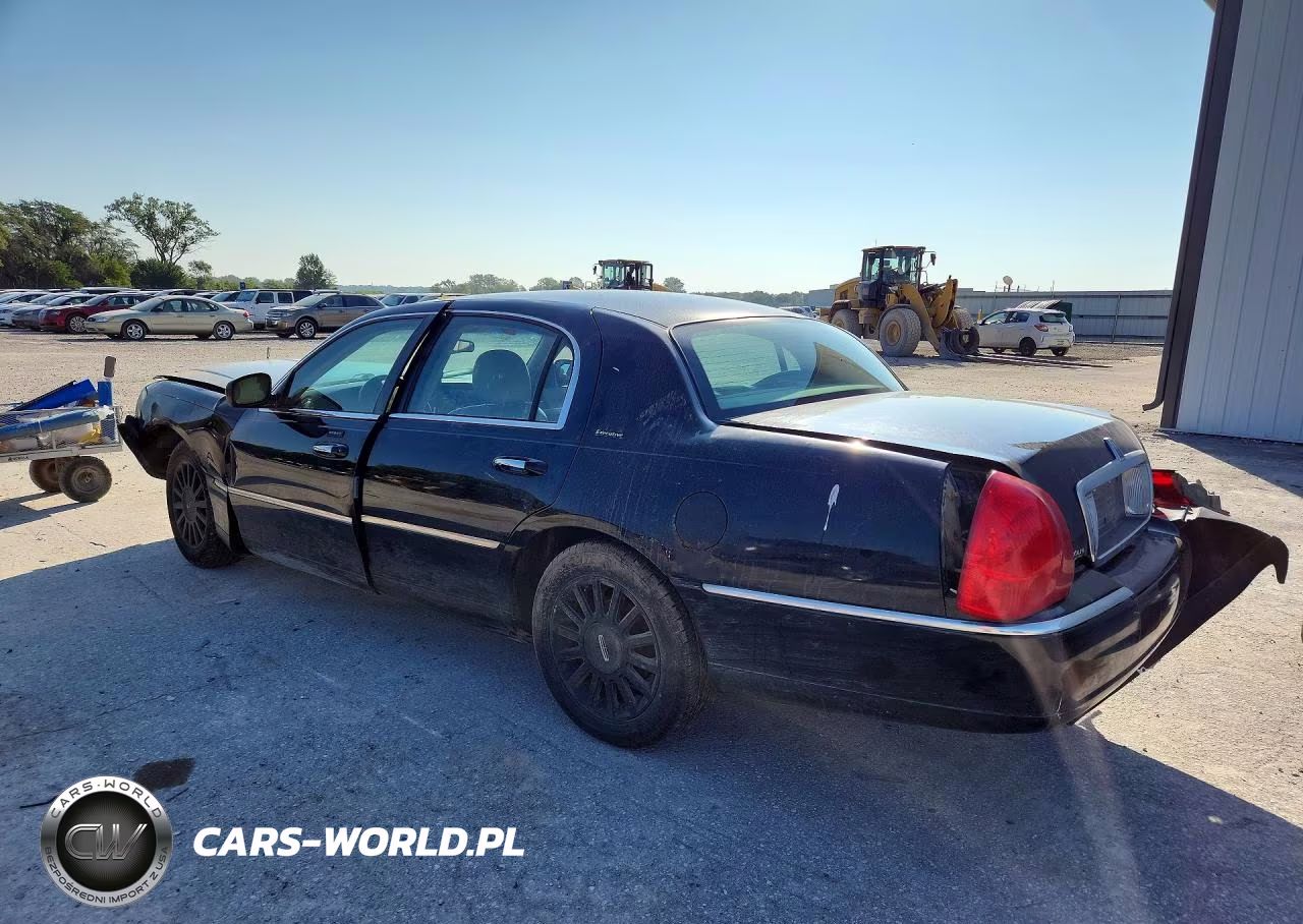 2003 Lincoln Town Car Executive VIN:1LNHM81W13Y612265 - 2