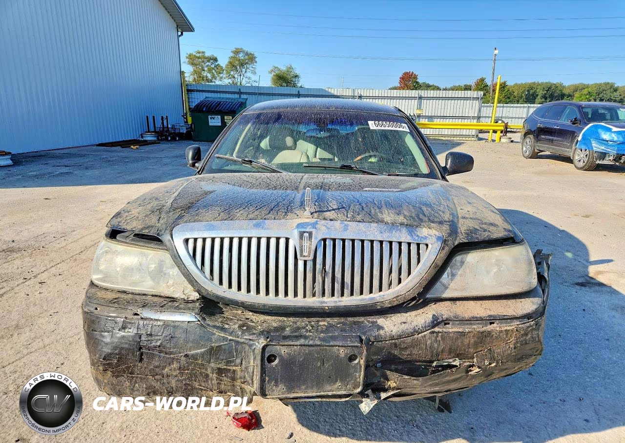 2003 Lincoln Town Car Executive VIN:1LNHM81W13Y612265 - 5
