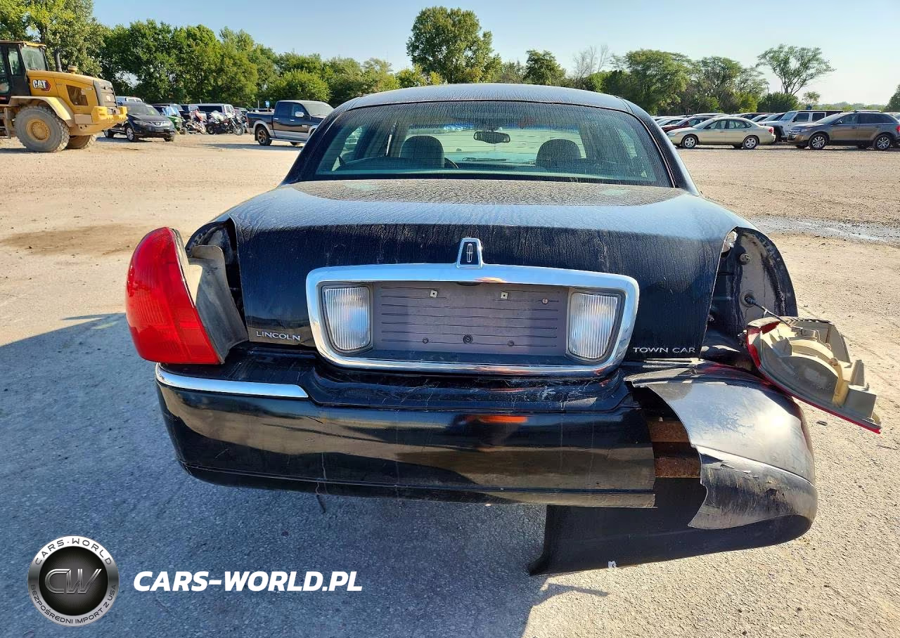 2003 Lincoln Town Car Executive VIN:1LNHM81W13Y612265 - 6