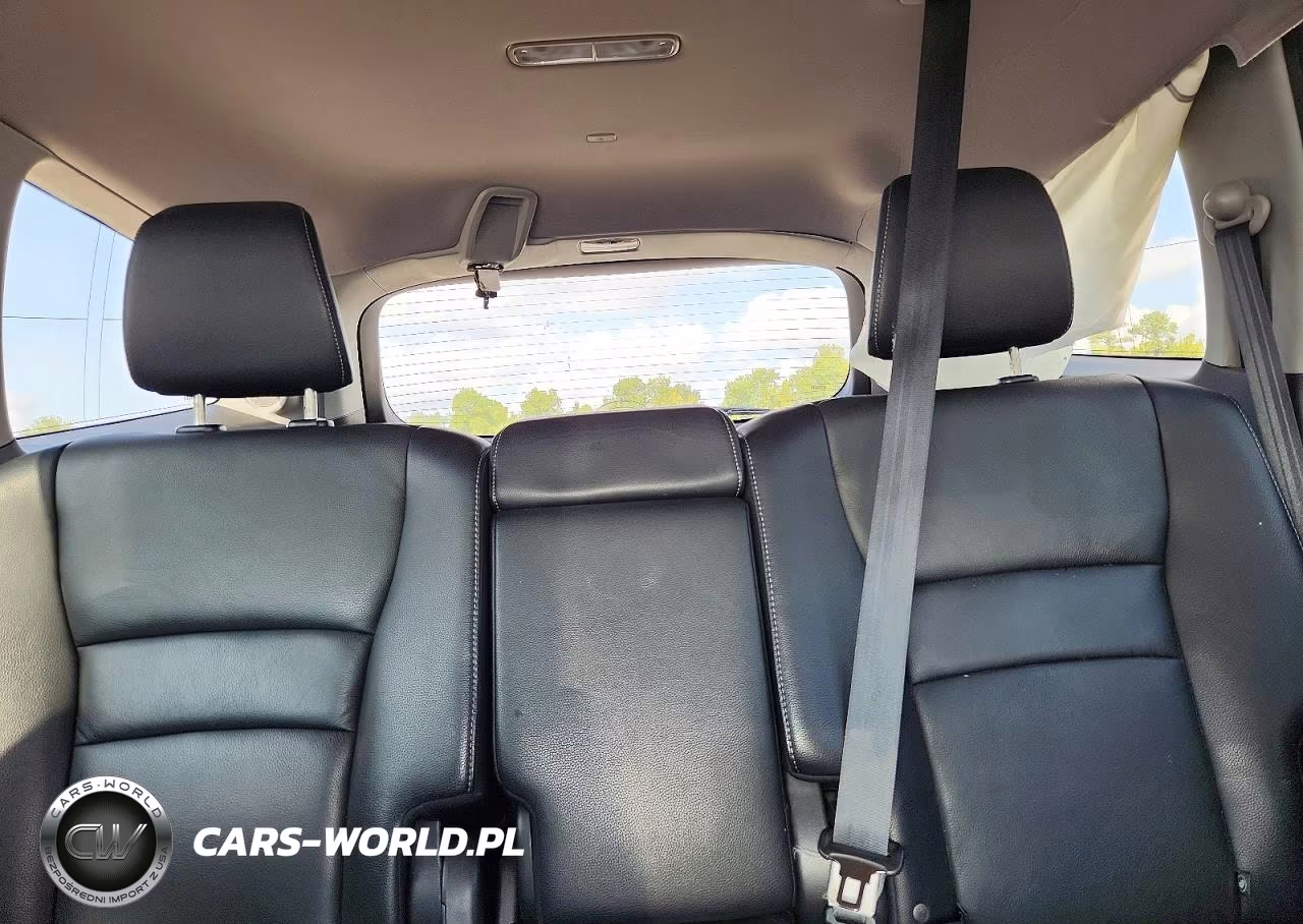 2016 Honda Pilot Touring VIN:5FNYF5H92GB040741 - 10
