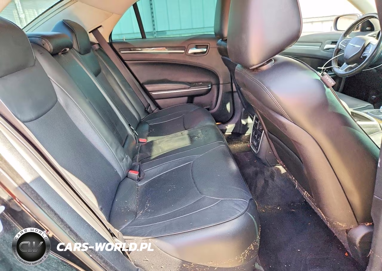 2016 Chrysler 300C VIN:2C3CCAEG6GH319896 - 10