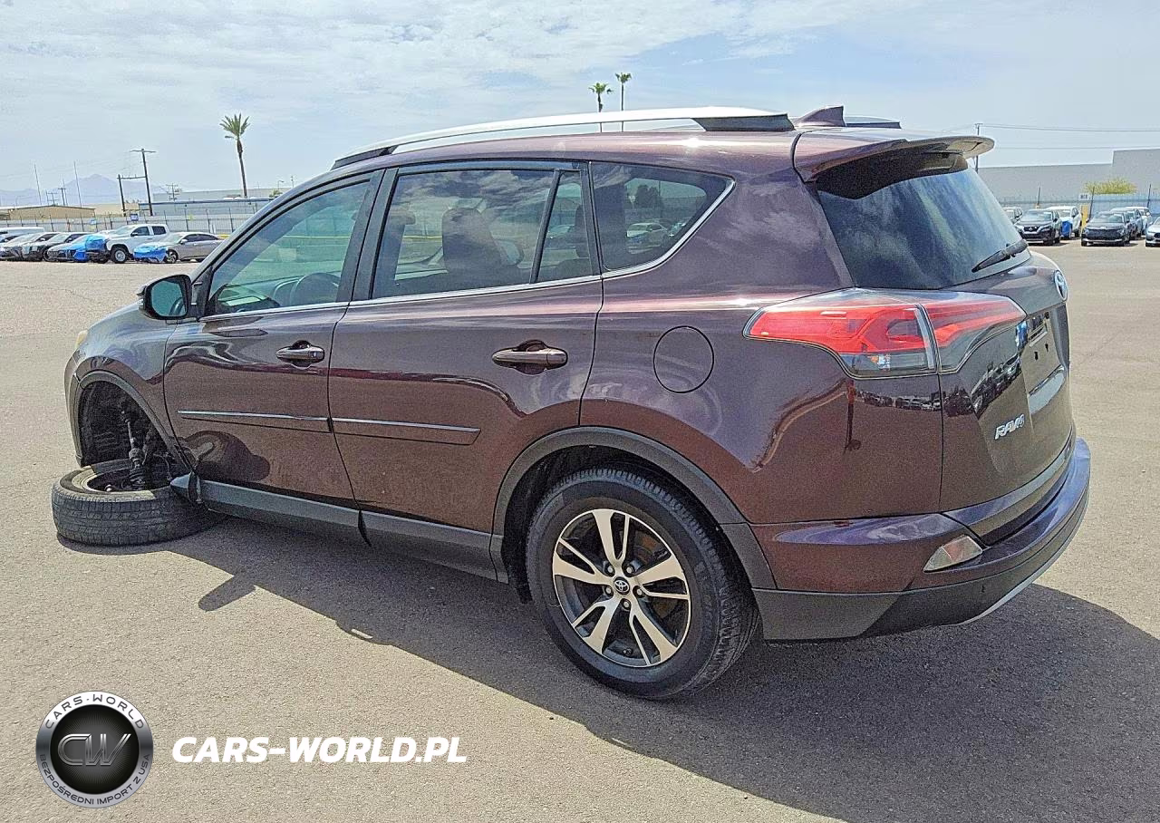 2018 Toyota Rav4 Xle VIN:2T3RFREV2JW806157 - 2