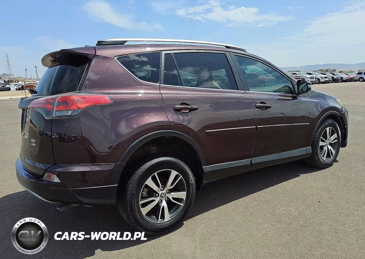 2018 Toyota Rav4 Xle VIN:2T3RFREV2JW806157 - 3