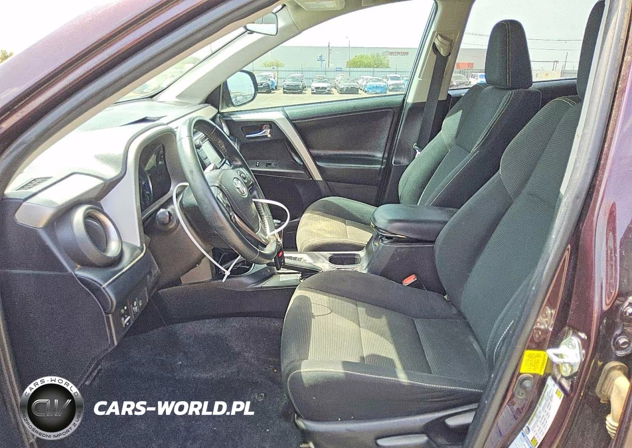 2018 Toyota Rav4 Xle VIN:2T3RFREV2JW806157 - 7
