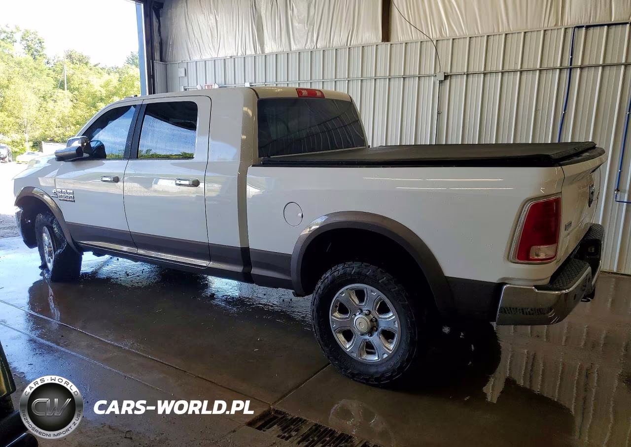2017 Ram 2500 Laramie VIN:3C6UR5NL9HG738076 - 2