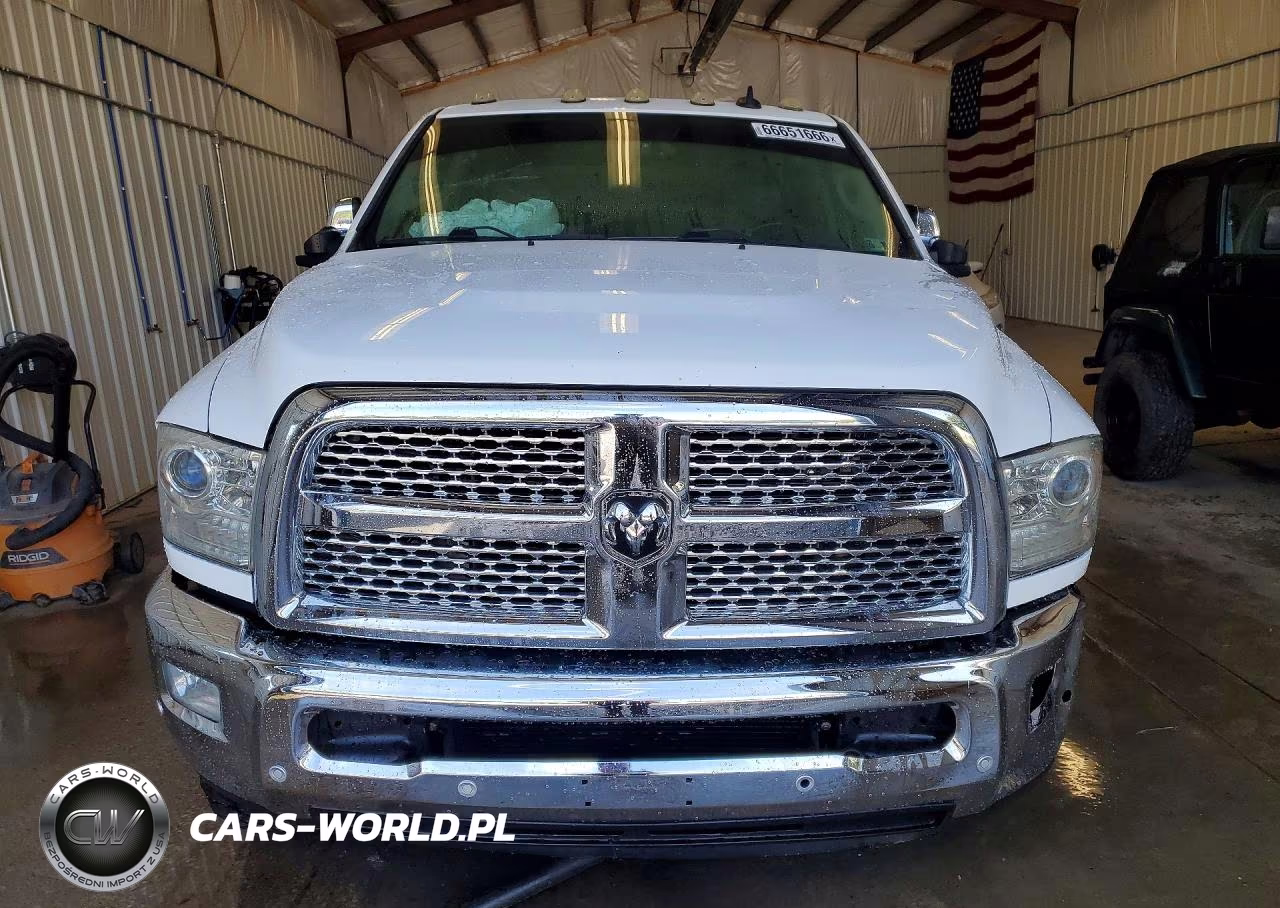 2017 Ram 2500 Laramie VIN:3C6UR5NL9HG738076 - 5