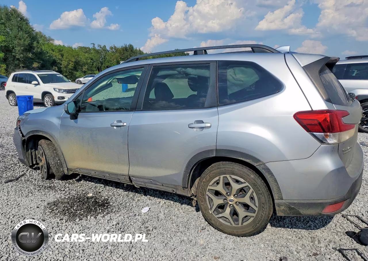 2020 Subaru Forester Premium VIN:JF2SKAJC6LH425182 - 2