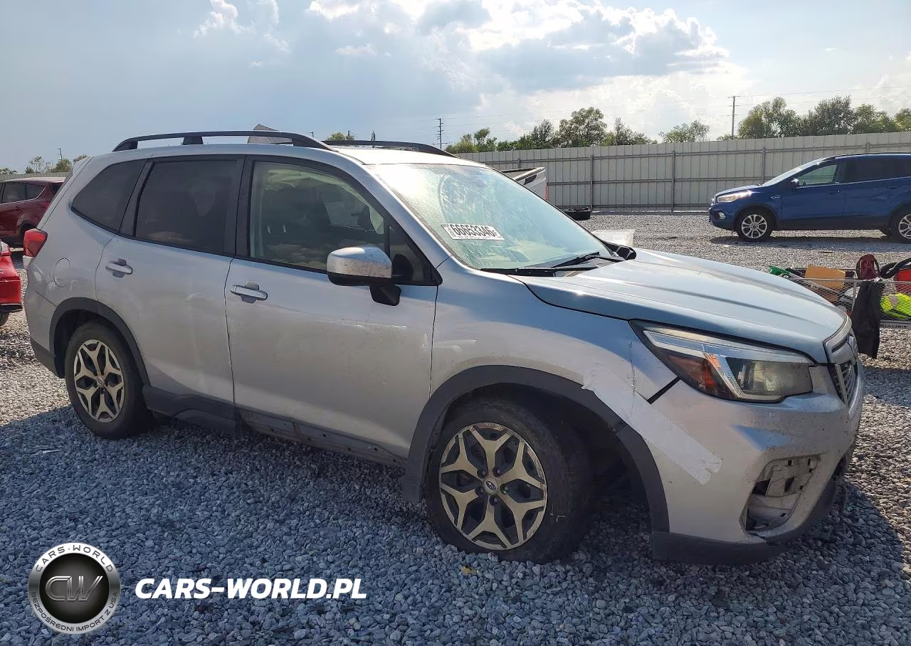 2020 Subaru Forester Premium VIN:JF2SKAJC6LH425182 - 4