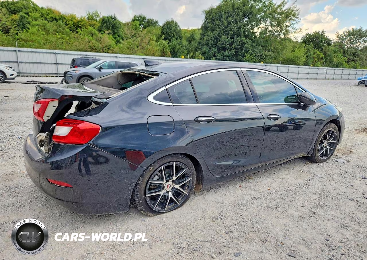 2017 Chevrolet Cruze Premier VIN:1G1BF5SM3H7123002 - 3